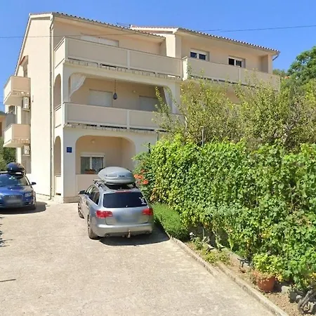 With Parking Space Supetarska Draga - Donja, Rab - 25344 Apartman *