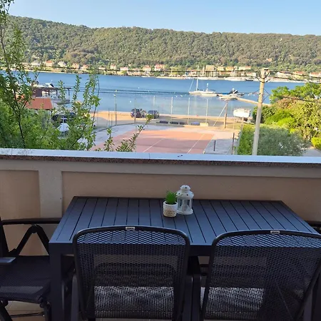 شقة With Parking Space Supetarska Draga - Donja, Rab - 25344 راب