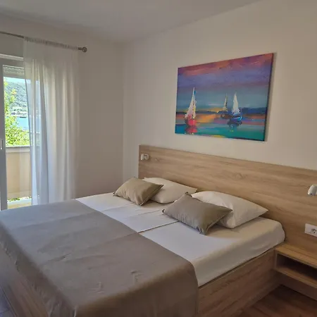 With Parking Space Supetarska Draga - Donja, Rab - 25344 Apartman *